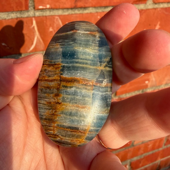 Blue onyx Palm Stone - Picture 4 of 6
